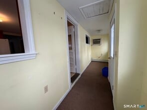 25 Wawecus Hill Rd in Norwich, CT - Building Photo - Building Photo