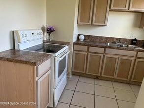 360 Schoolhouse Ln in Merritt Island, FL - Building Photo - Building Photo