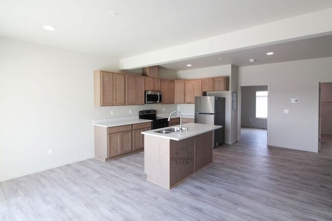 property at 1200 N 8th Ave