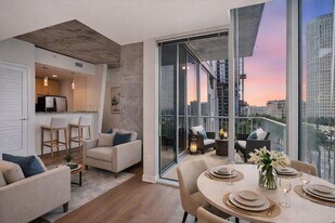 777 N Ashley Dr, Unit 502 in Tampa, FL - Building Photo