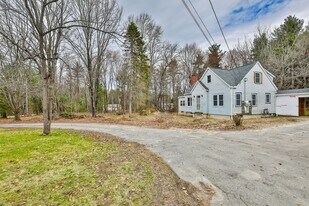 139 Greeley St in Hudson, NH - Building Photo