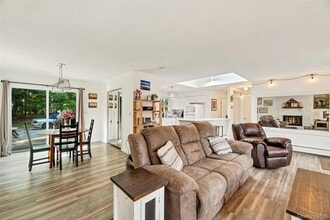 2 Fairview St in Westhampton, NY - Building Photo - Building Photo