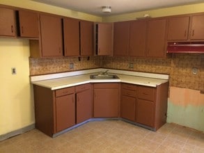 6 Bell Ct, Unit C1 in East Hartford, CT - Foto de edificio - Building Photo