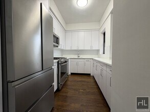 EAST 57 STREET, Unit PHB in New York, NY - Building Photo - Building Photo
