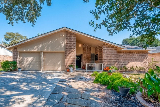 615 Park Grove Ln in Katy, TX - Foto de edificio - Building Photo