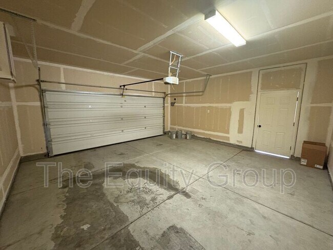 1424 N Oliveto Ct in Visalia, CA - Building Photo - Building Photo