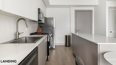 1155 NE 126th St, Unit 832 in North Miami, FL - Building Photo - Building Photo