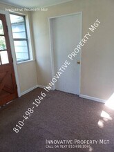 2758 Brown St in Flint, MI - Building Photo - Building Photo