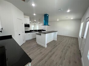 13314 Oak Ledge Dr in Houston, TX - Building Photo - Building Photo