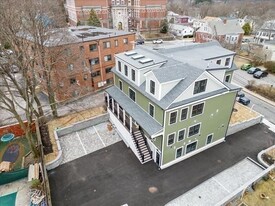 30 Dighton St, Unit 2 in Boston, MA - Foto de edificio - Building Photo