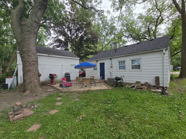 12 Sherwood Ct in Champaign, IL - Building Photo - Building Photo