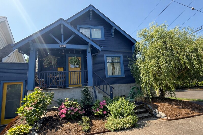 604 NE Shaver St in Portland, OR - Building Photo