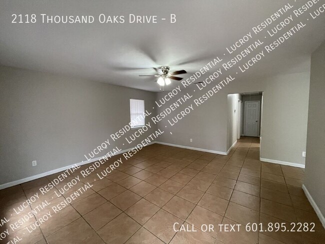 2118 Thousand Oaks Dr in Jackson, MS - Building Photo - Building Photo