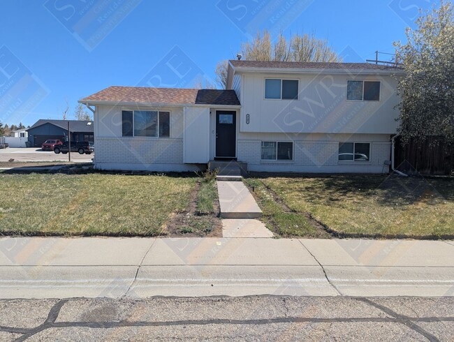 property at 3107 Scott Dr
