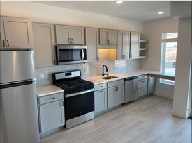 3810 Ballantrae Rd, Unit 608 in Eagan, MN - Building Photo