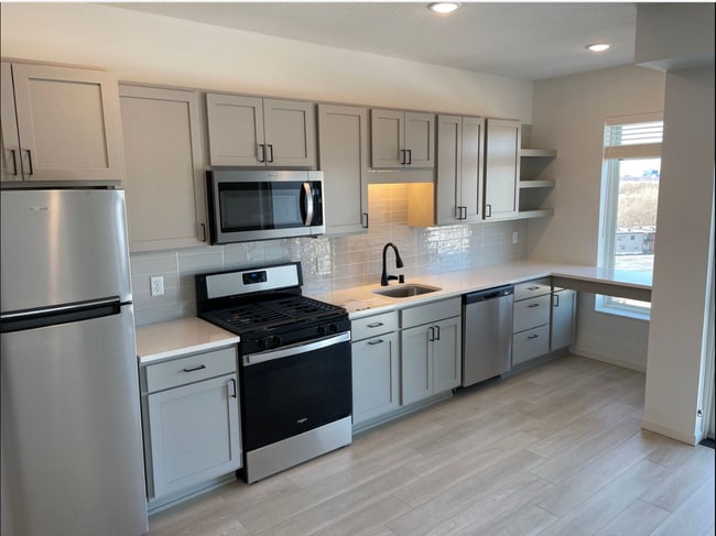 3810 Ballantrae Rd, Unit 608