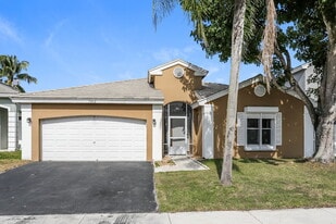 5262 NW 55th Terrace in Coconut Creek, FL - Building Photo
