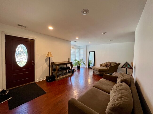 5850 Kensington Ave in Countryside, IL - Building Photo - Building Photo