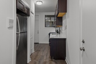 1904 N Whipple St, Unit 101 in Chicago, IL - Foto de edificio - Building Photo