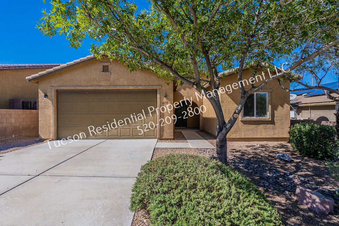 17092 S Mesa Shadows Dr in Vail, AZ - Building Photo