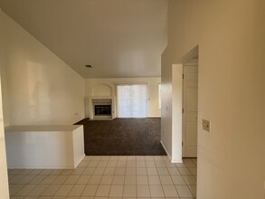 9028 Starmount Dr in Las Vegas, NV - Building Photo - Building Photo