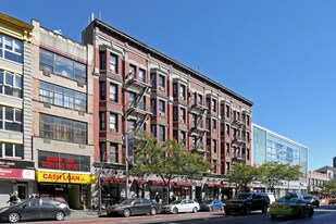 17 W 125th St Apartments