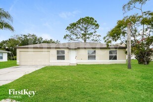 714 Camel Ct in Kissimmee, FL - Building Photo