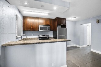 37 SW 14th St in Dania Beach, FL - Building Photo - Building Photo