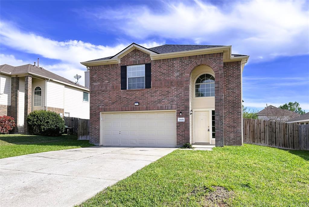 18458 Sunrise Pines Dr in Montgomery, TX - Building Photo