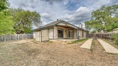 4315 Lakebend W Dr in San Antonio, TX - Building Photo - Building Photo