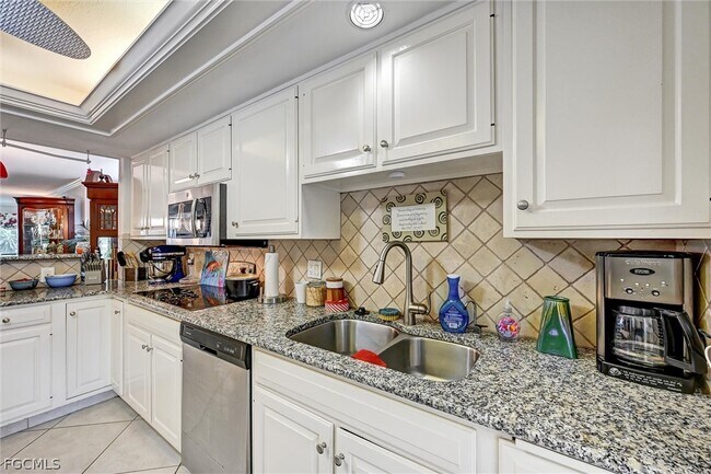 property at 4821 S Landings Dr