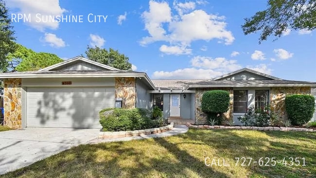 4310 Columbus Way S in St. Petersburg, FL - Building Photo - Building Photo