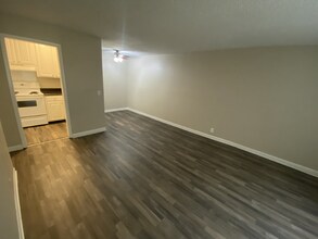 1005 Hickory Hill Ln in Nashville, TN - Building Photo - Building Photo