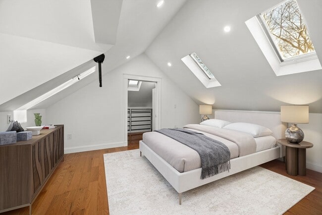 1045 Adams St in Boston, MA - Foto de edificio - Building Photo