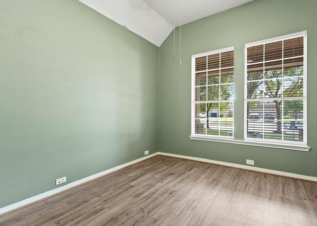 31030 Imperial Walk Ln in Spring, TX - Foto de edificio - Building Photo