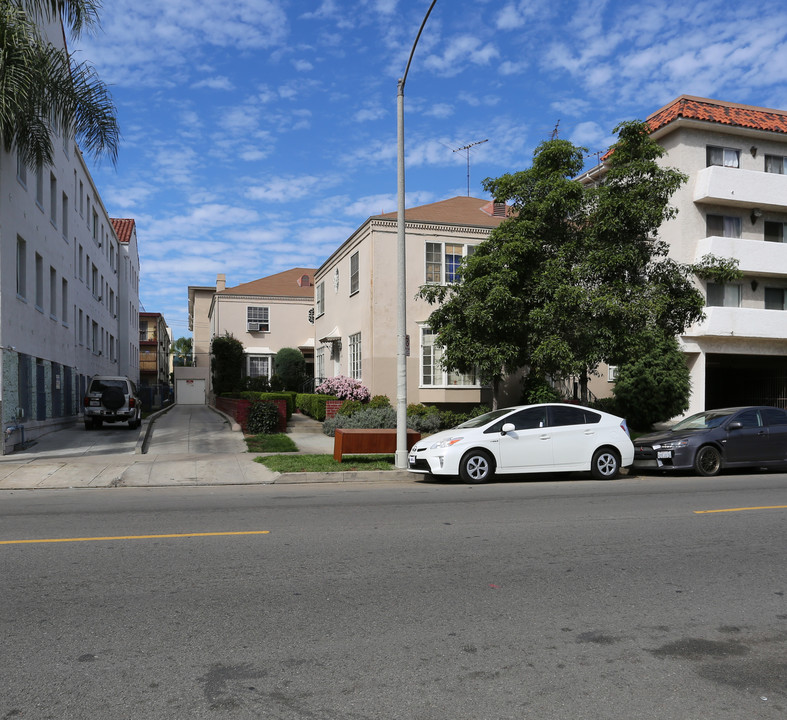 431 S New Hampshire Ave in Los Angeles, CA - Foto de edificio