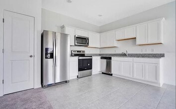 509 Madison Dr in Davenport, FL - Foto de edificio - Building Photo