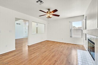7246 Galley Dr in Las Vegas, NV - Building Photo - Building Photo
