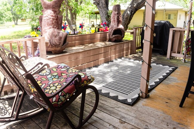 115 Lake St in Mathis, TX - Building Photo - Building Photo