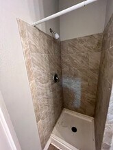 1318 Willow St in San Antonio, TX - Foto de edificio - Building Photo