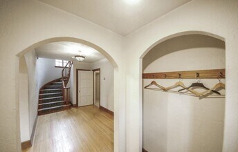 100 N Patterson St in State College, PA - Foto de edificio - Building Photo