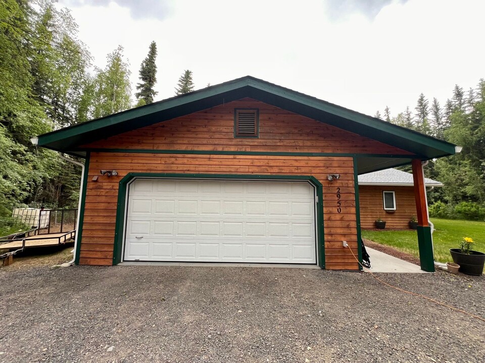 2950 Drum Ave in North Pole, AK - Building Photo