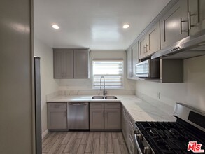 102 Gaviota Ave in Long Beach, CA - Building Photo - Building Photo