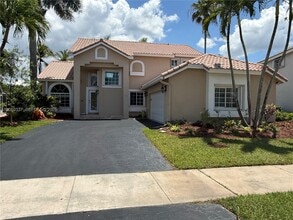 1070 Capistrano in Weston, FL - Building Photo - Building Photo
