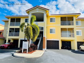 13141 Bella Casa Cir in Ft. Myers, FL - Foto de edificio - Building Photo