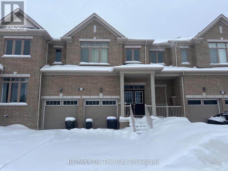 152 Allegra Dr in Wasaga Beach, ON - Building Photo