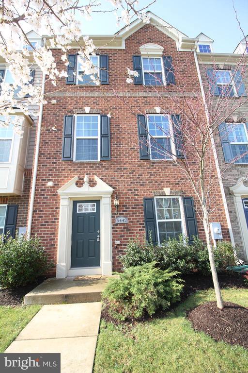 property at 5442 Stream Bank Ln