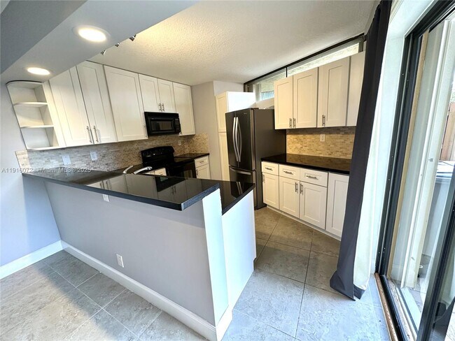 22970 Oxford Pl in Boca Raton, FL - Building Photo - Building Photo