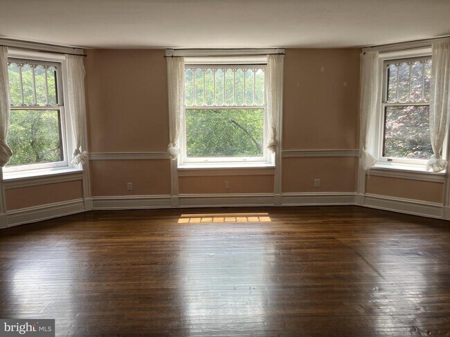 5335 Knox St in Philadelphia, PA - Building Photo - Building Photo