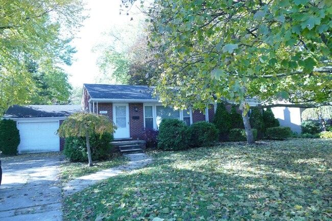 property at 2711 Crooks Rd